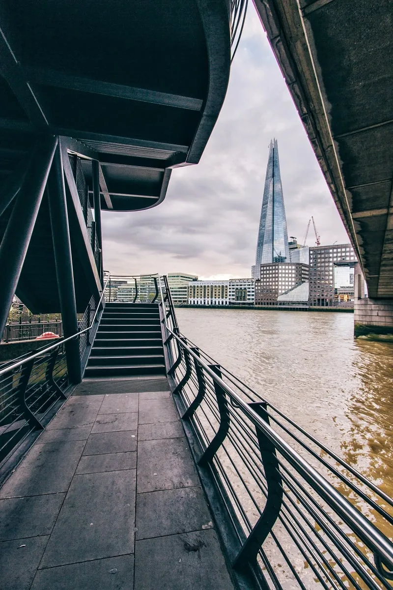Vue sur The Shard depuis le London Bridge