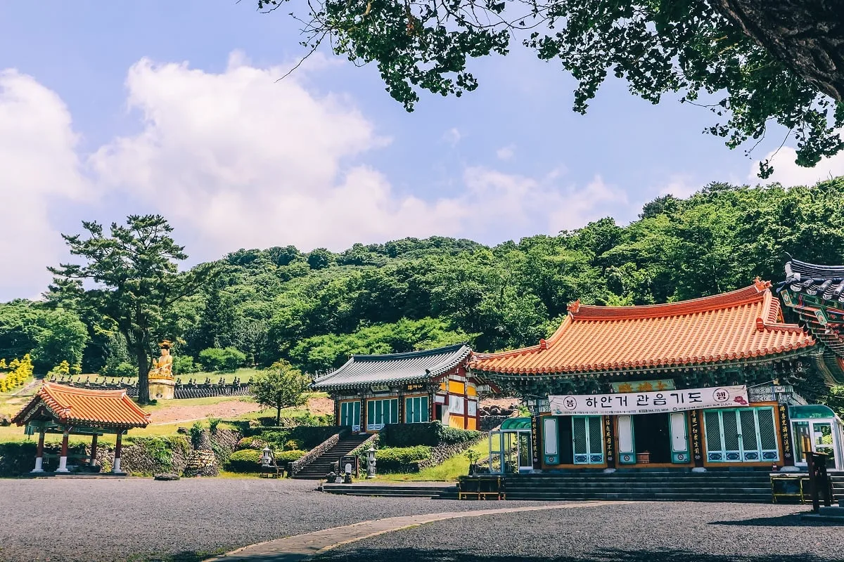 Le temple de Gwaneumsa à Jeju