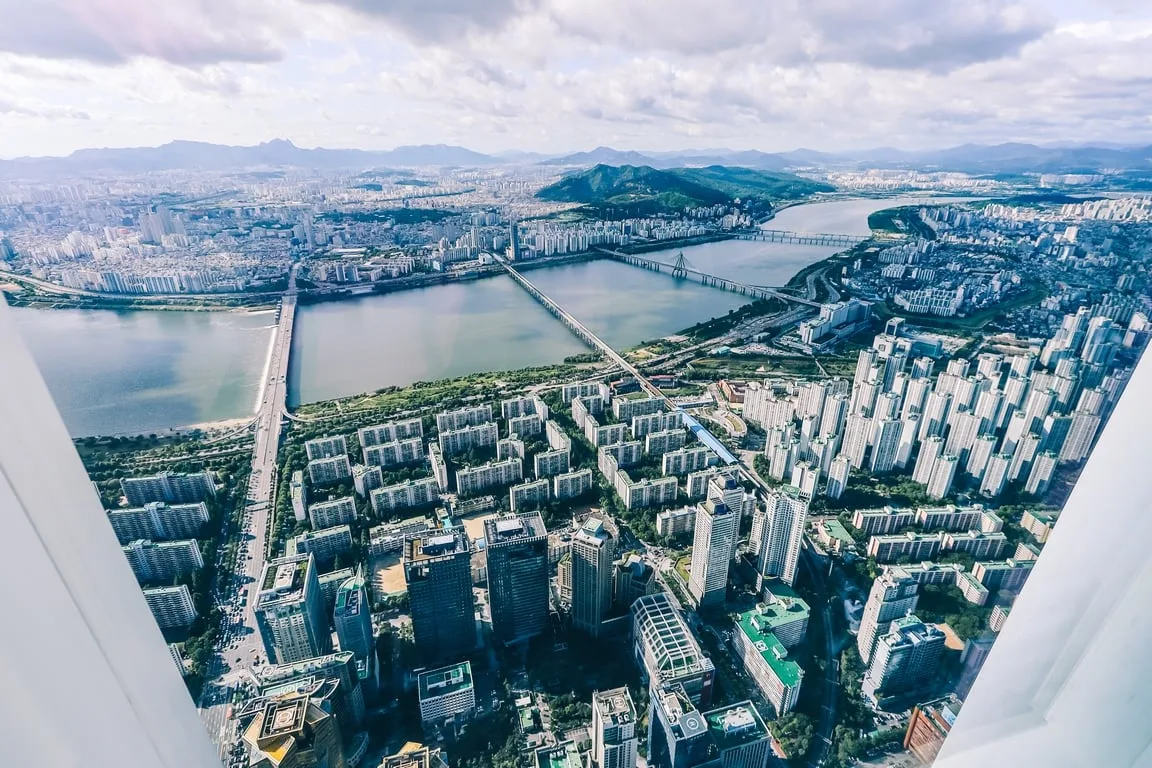 Vue sur Seoul depuis la plateforme d'observation de la Lotte Tower