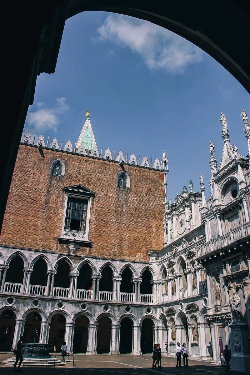 Cour intérieure du palais des Doges à Venise