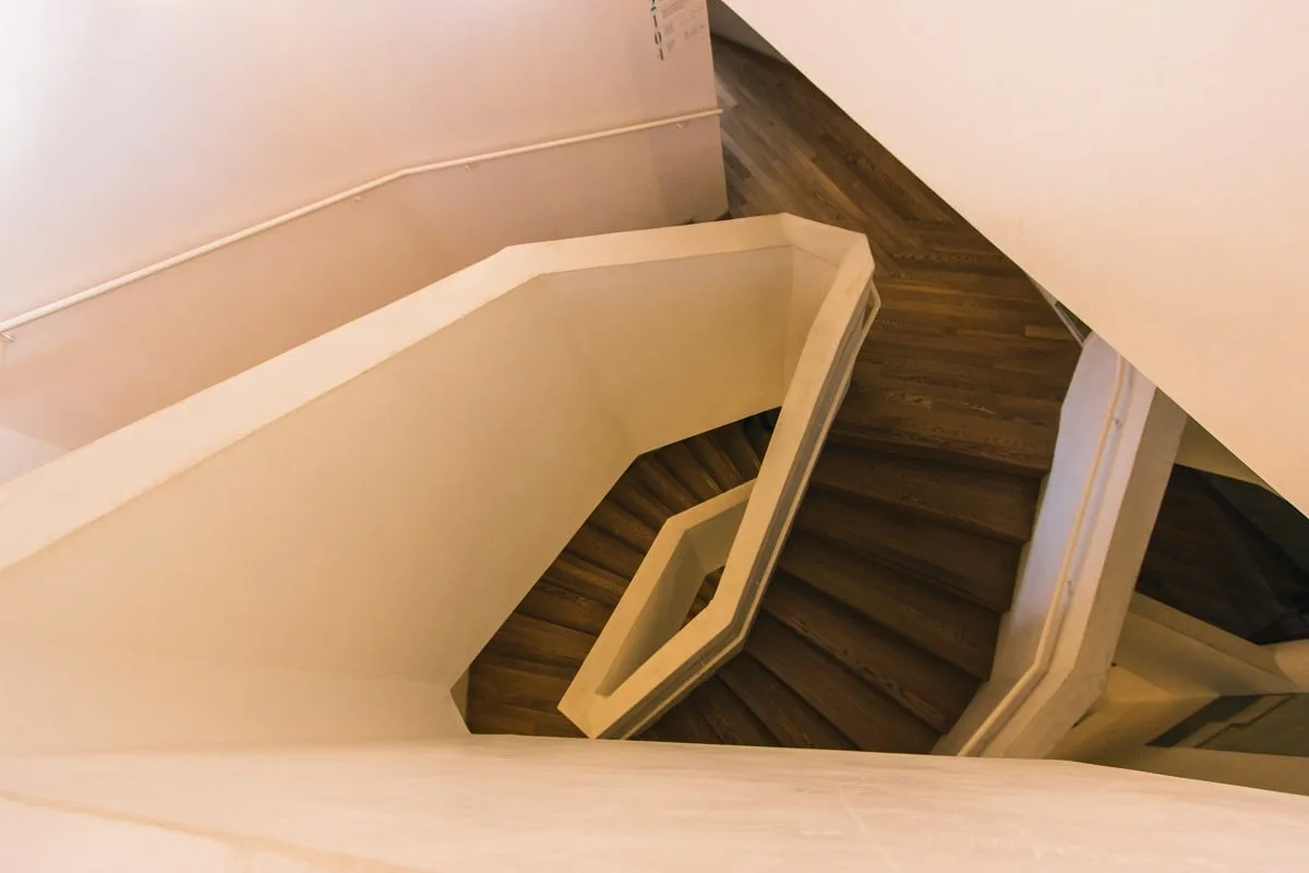 Escalier d'accès aux étages de la Casa Vicens