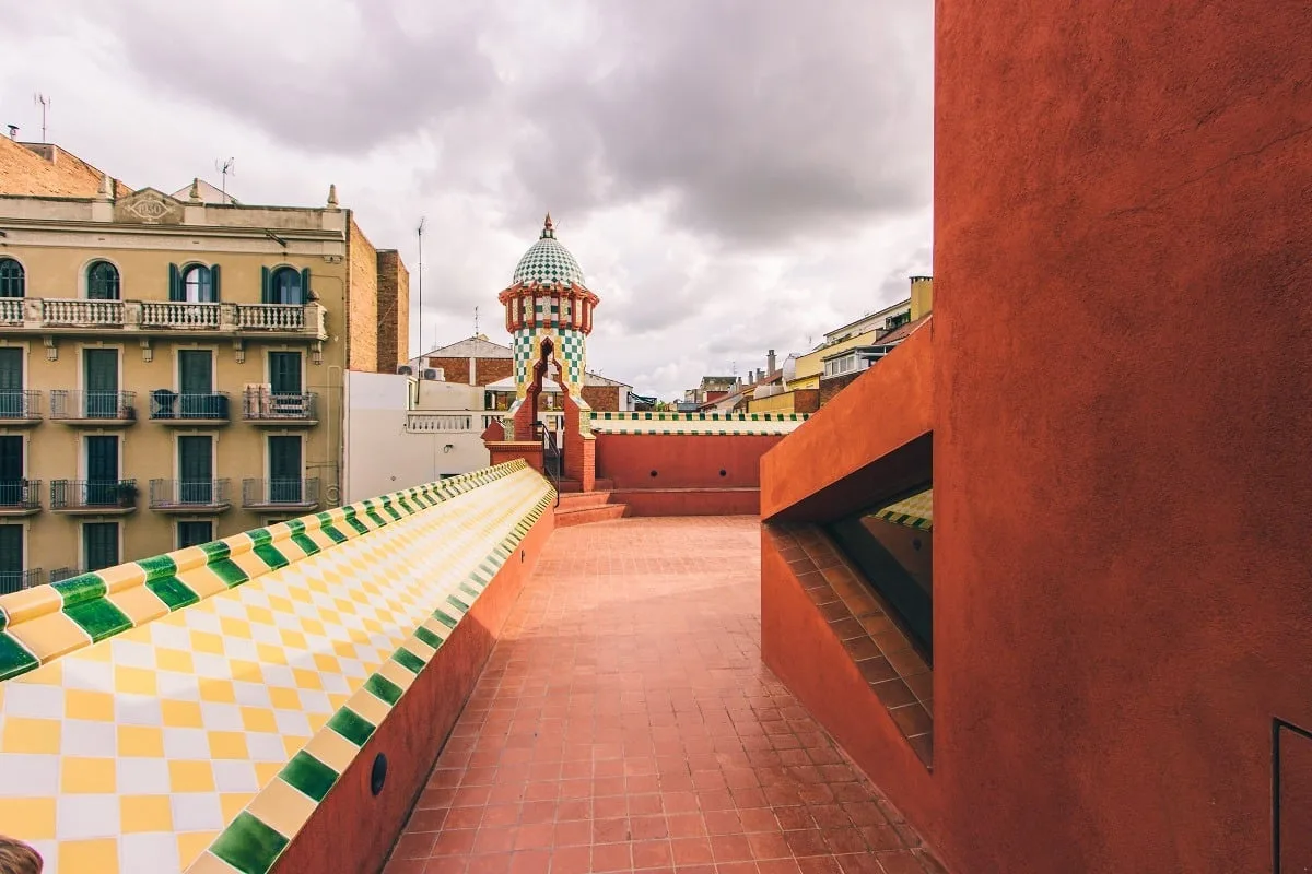 La terrasse du toit de la Casa Vicens de Barcelone