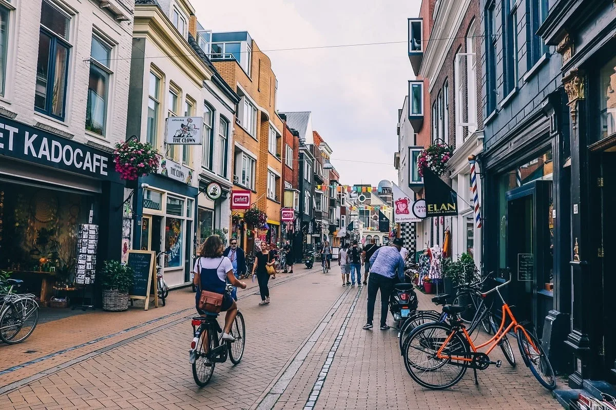 Rue commerçante dans Groningen