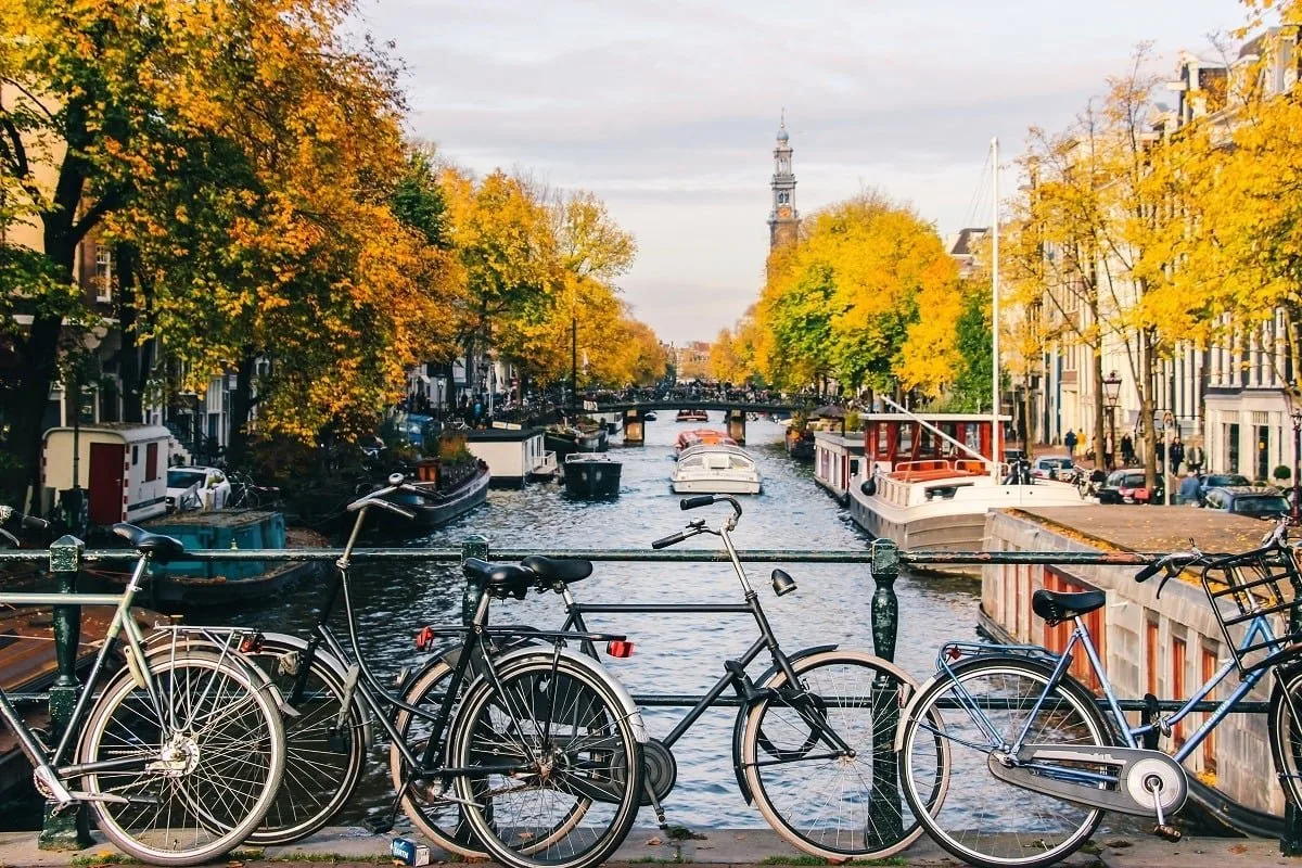 Sur un pont à Amsterdam