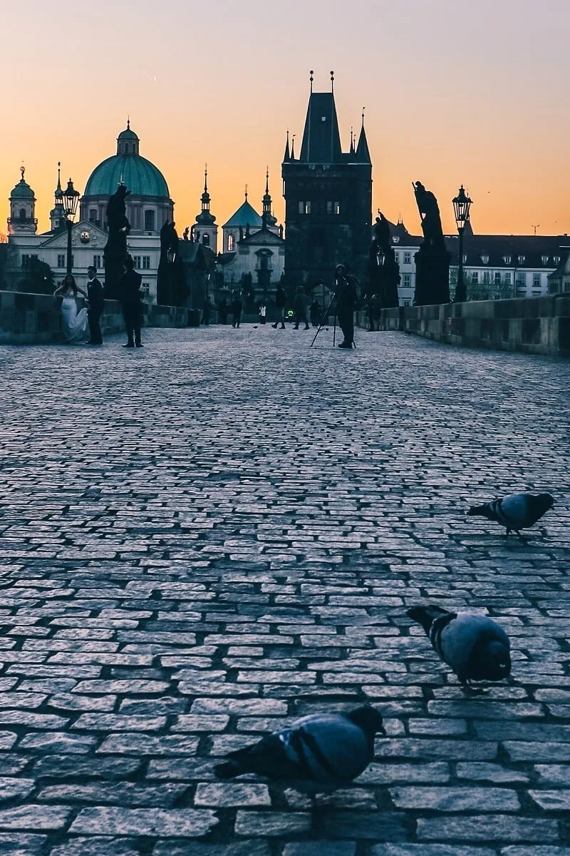 Lever de soleil sur le Pont Charles de Prague