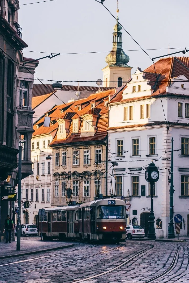 Tramway dans la Vieille-ville de Prague