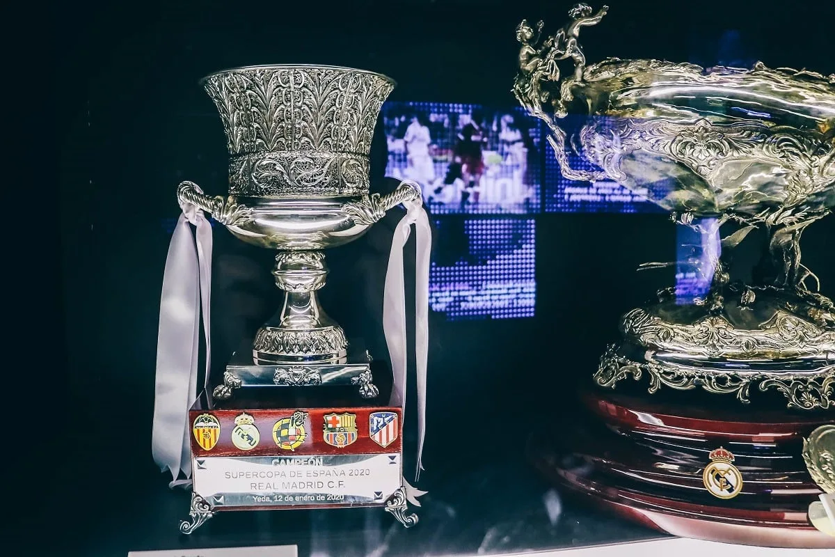 Coupes dans le musée du stade Bernabeu de Madrid