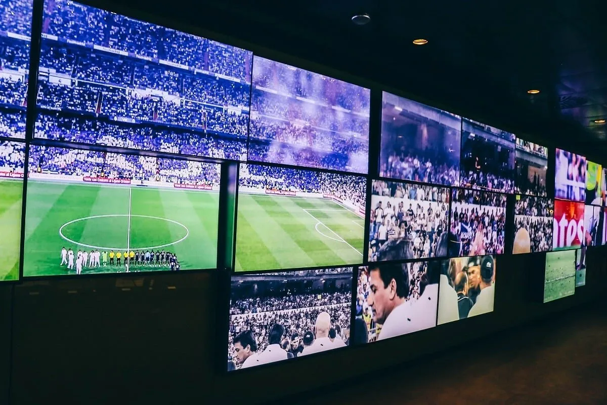 Ecrans dans le musée du stade Bernabeu de Madrid