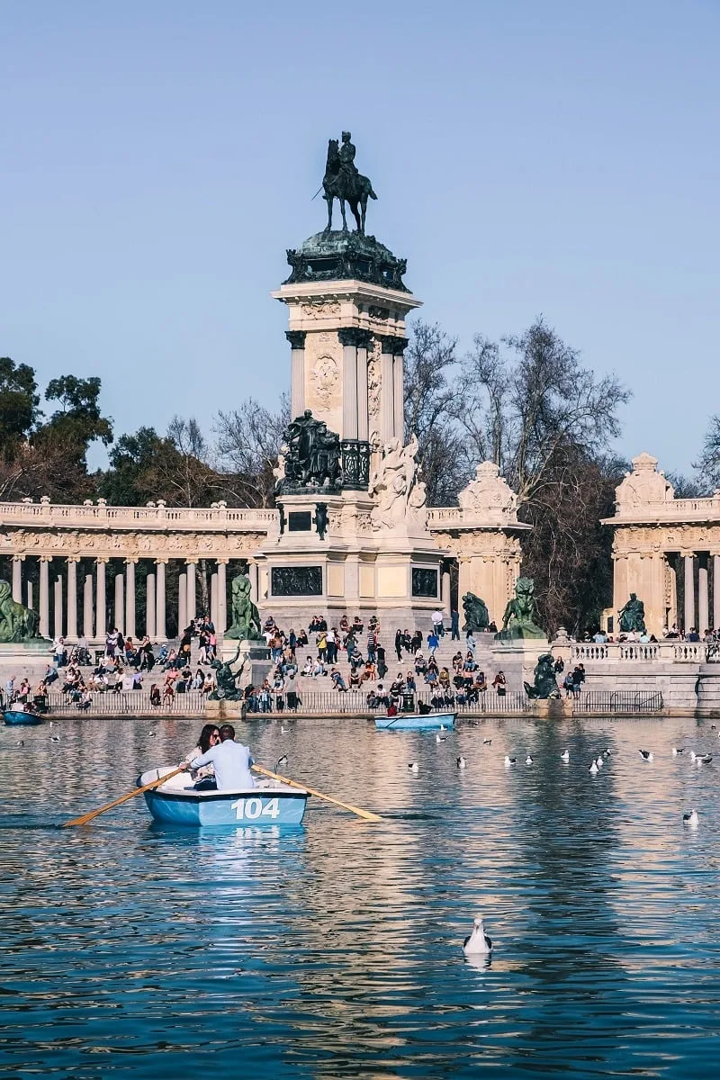 Etang du parc du Retiro à Madrid