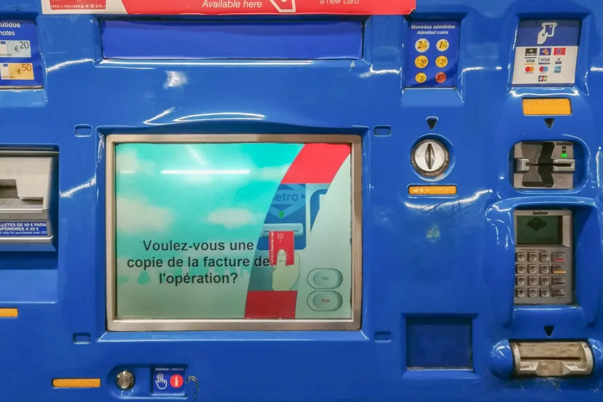 Machine dans le métro à Madrid