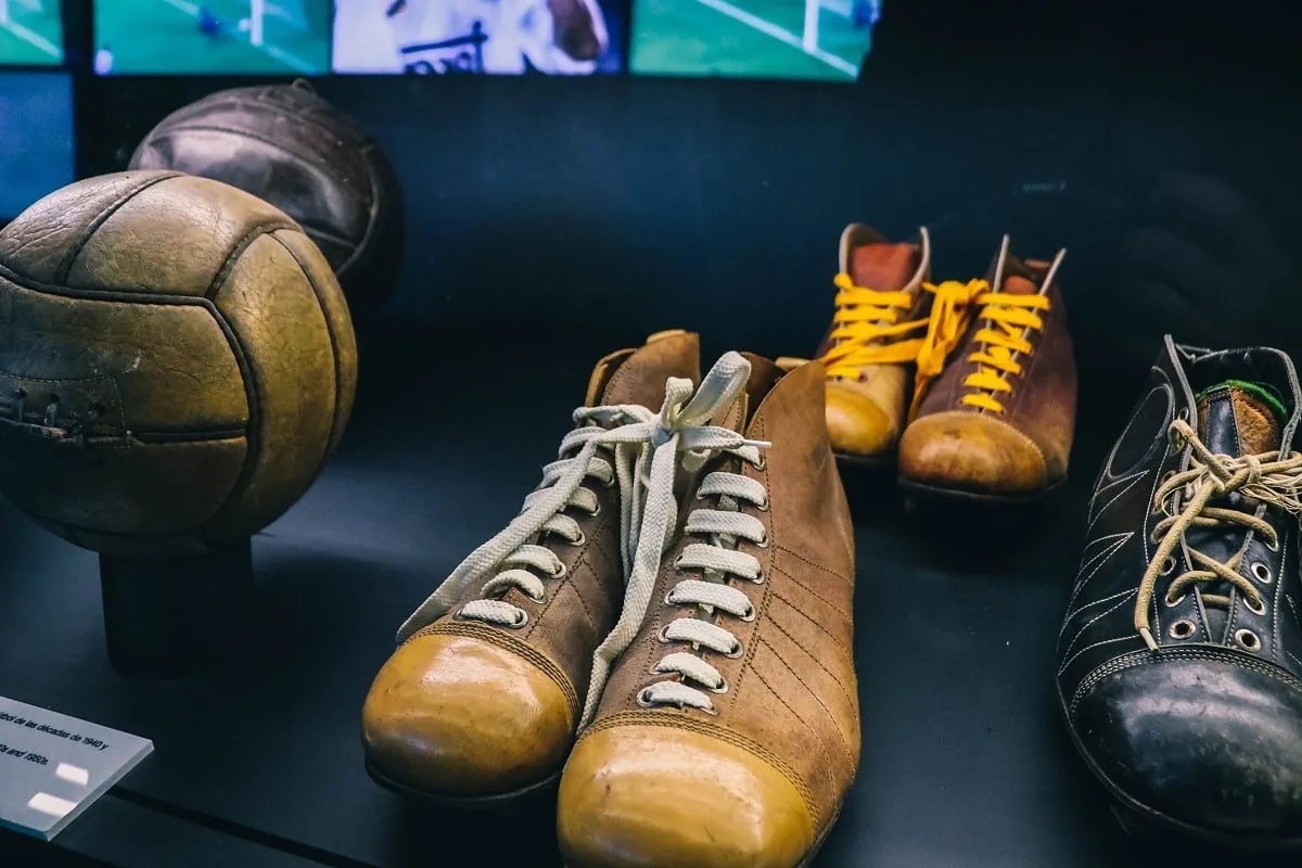 Une vitrine dans le musée de la visite du stade Bernabeu de Madrid