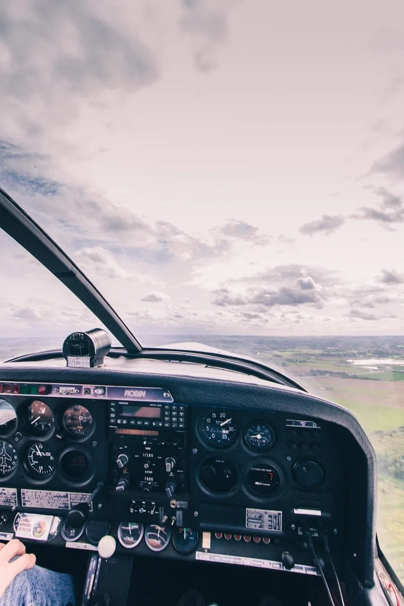 Cockpit d'un avion de tourisme