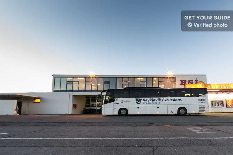 Navette Flybus à l'aéroport de Keflavik en Islande