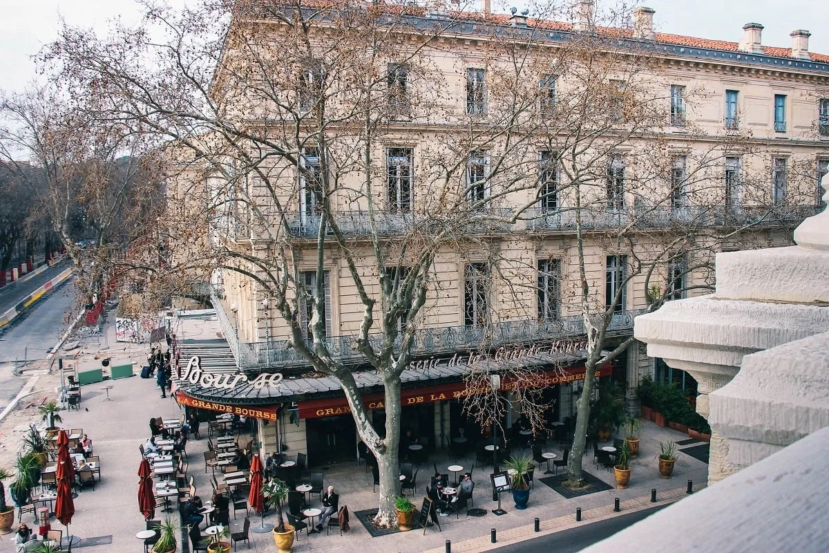 Une brasserie dans le quartier de l'Ecusson à Nîmes