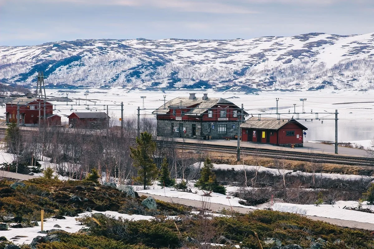 Gare d'Haugastol en Norvège, sur la route des fjords de Norvège