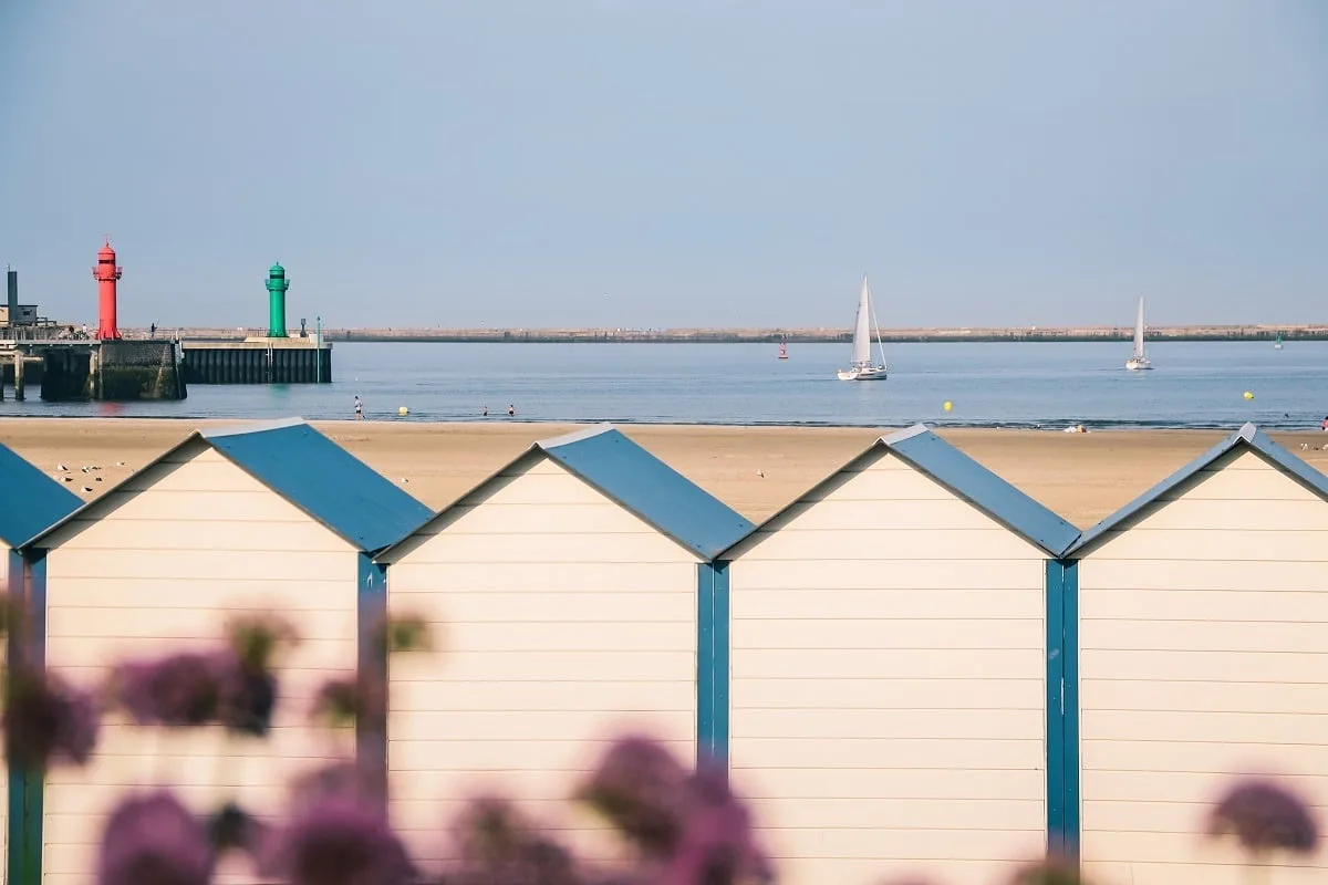 Cabanes sur la plage de Boulogne sur Mer