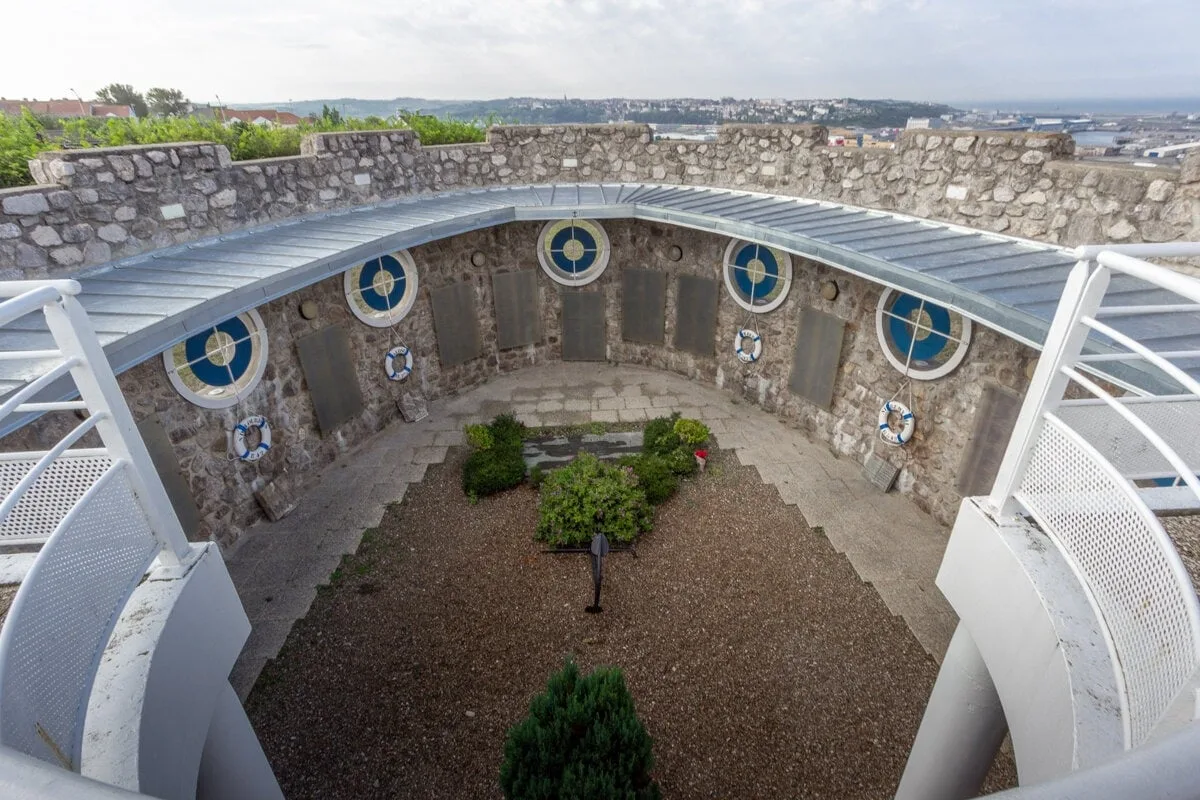 Intérieur du calvaire des marins de Boulogne sur Mer