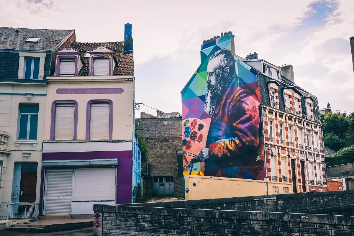 Street-art sur une façade à Boulogne sur Mer