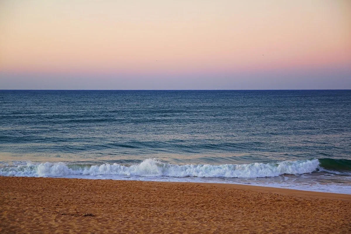 Coucher de soleil au bord de l'océan