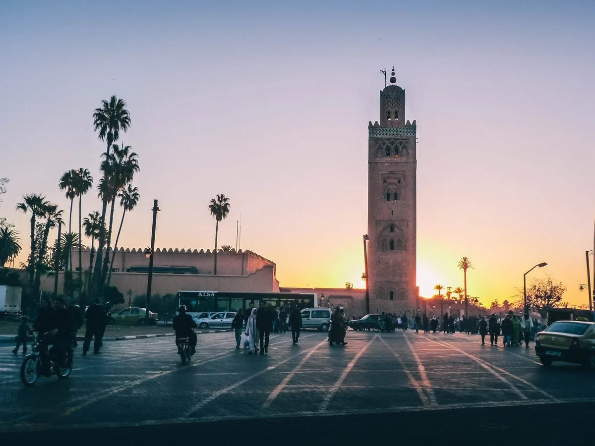 La Mosquée Koutoubia avec le soleil qui se couche juste derrière