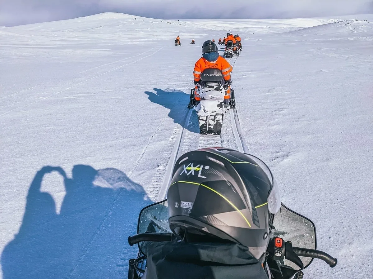 Conduite du motoneige en Islande