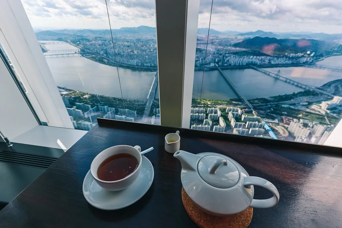 Bar au sommet de la Lotte Tower de Seoul