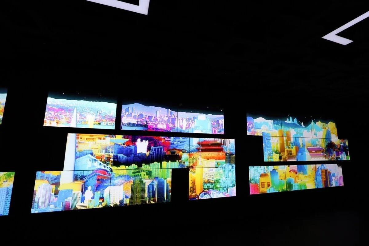 Exposition durant la visite de la Lotte Tower de Seoul