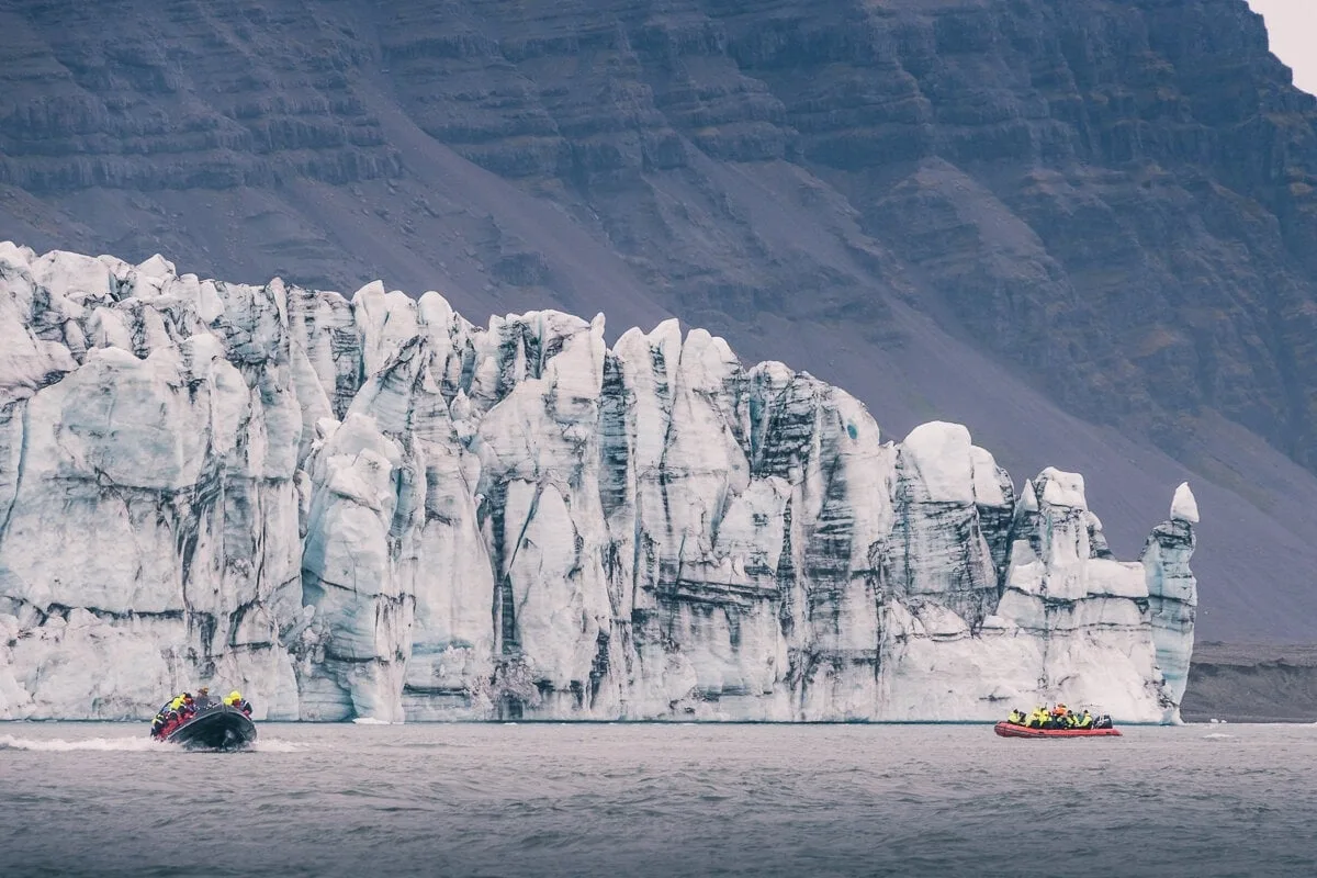 Zodiac au bord du glacier de Jokulsarlon