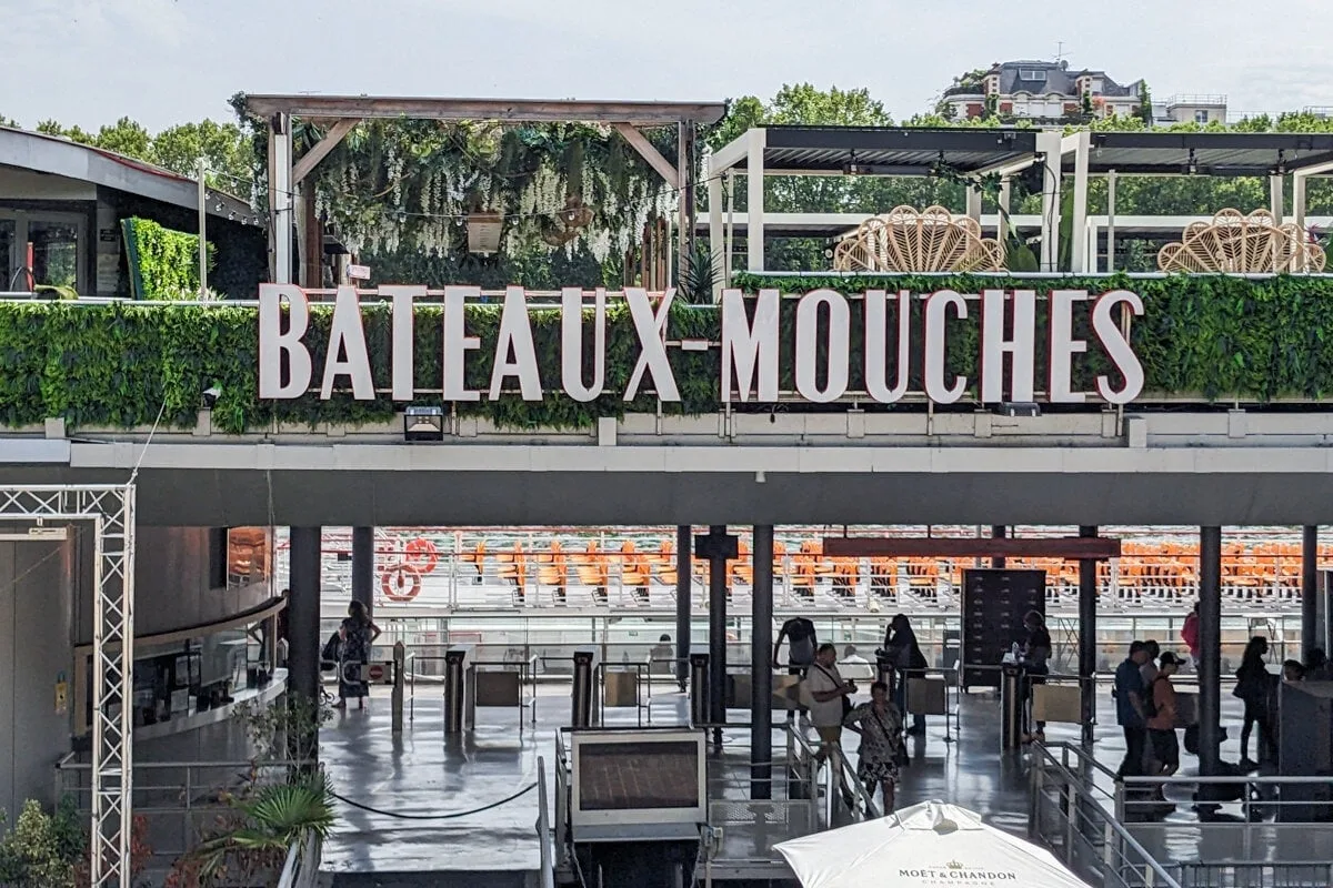 Bateau Mouche à Paris