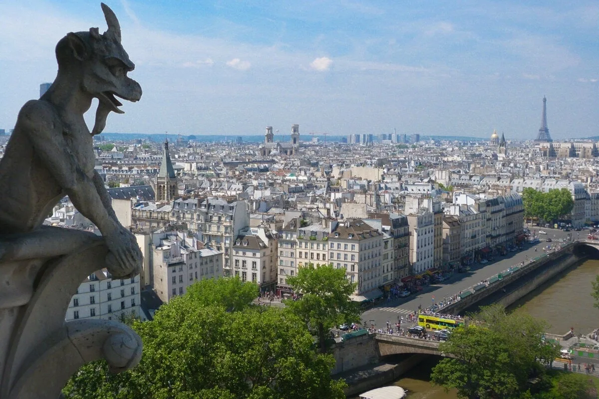 Vue sur Paris depuis la cathédrale Notre-Dame