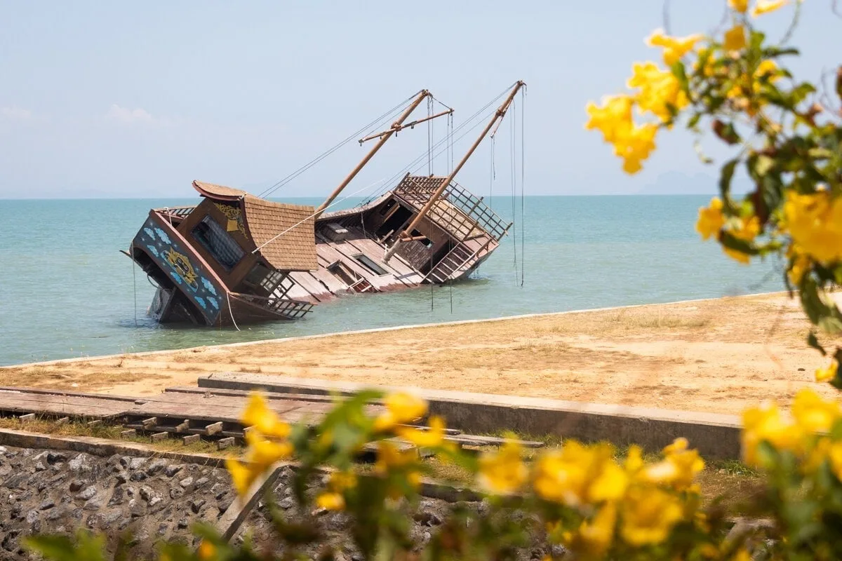 Bateau échoué à Koh Lanta