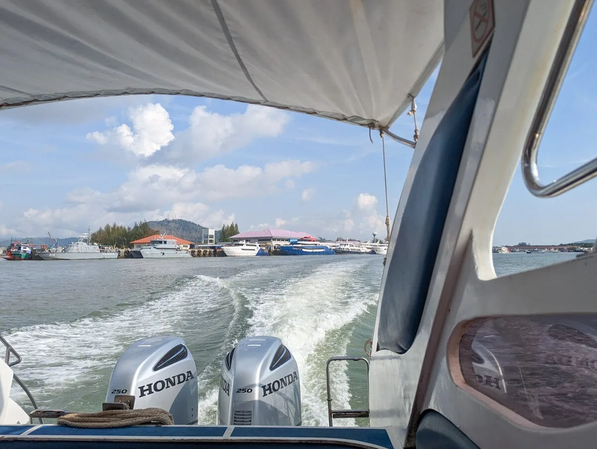 Sur le bateau entre Phuket et Koh Lanta