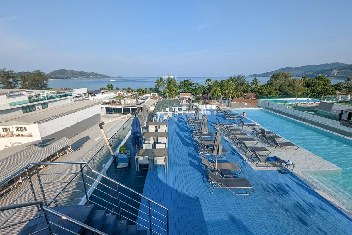 Piscine d'un hôtel à Patong à Phuket