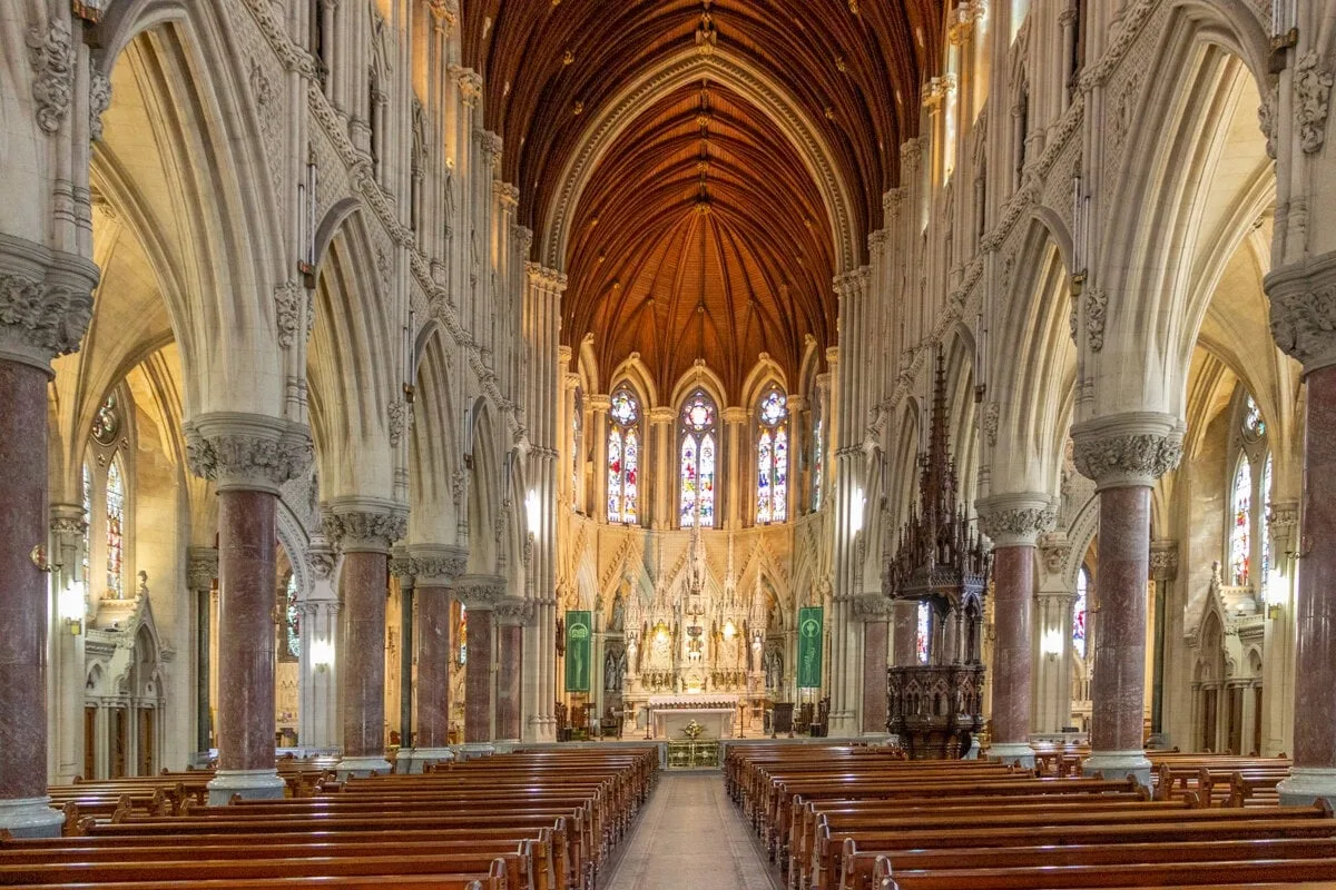 La nef de la cathédrale