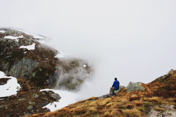 La randonnée du rocher kjerag en Norvège