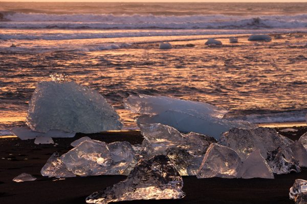 La Diamond Beach au lever du soleil, Islande