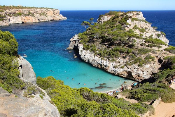 La petite crique de la plage de Calo des Moro