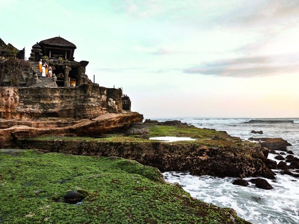 Le temple de Tanah Lot à Bali