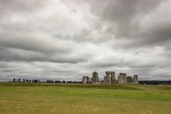 Le site de Stonehenge est isolé au milieu de la campagne