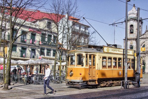 Un tramway à Porto