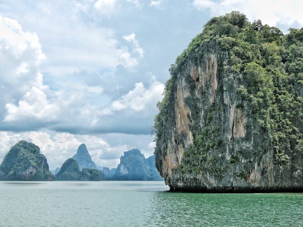 Dans la baie de Phang Nga en Thailande