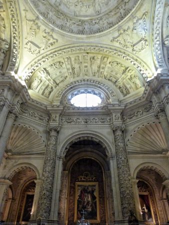 A l'intérieur de la cathédrale de Séville