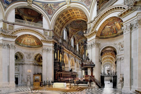 L'intérieur de la cathédrale Saint-Paul de Londres