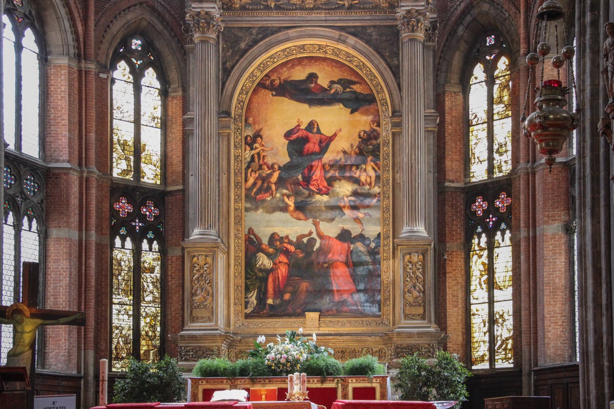 Autel dans une église à Venise