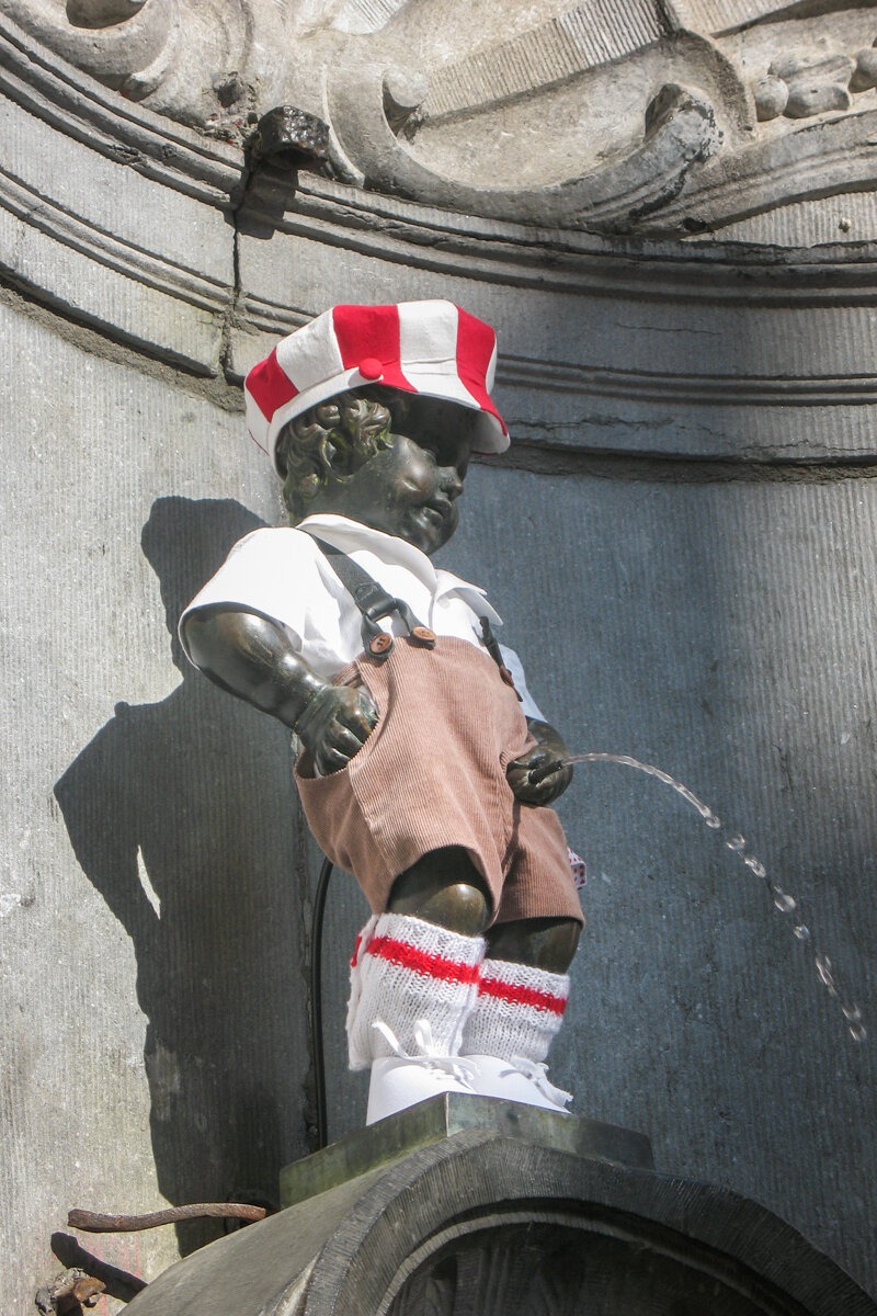 Manneken Pis déguisé