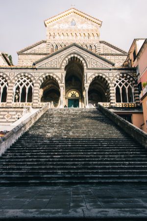 Escaliers menant à la cathédrale d'Amalfi